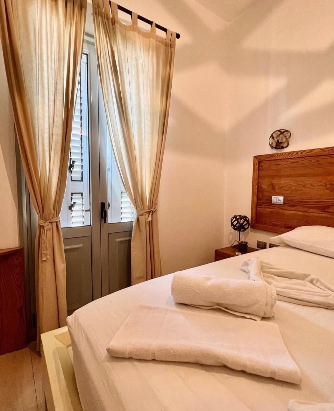 Guesthouse 1932 Himara Kültér fotó